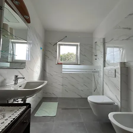 Apartament Istok *